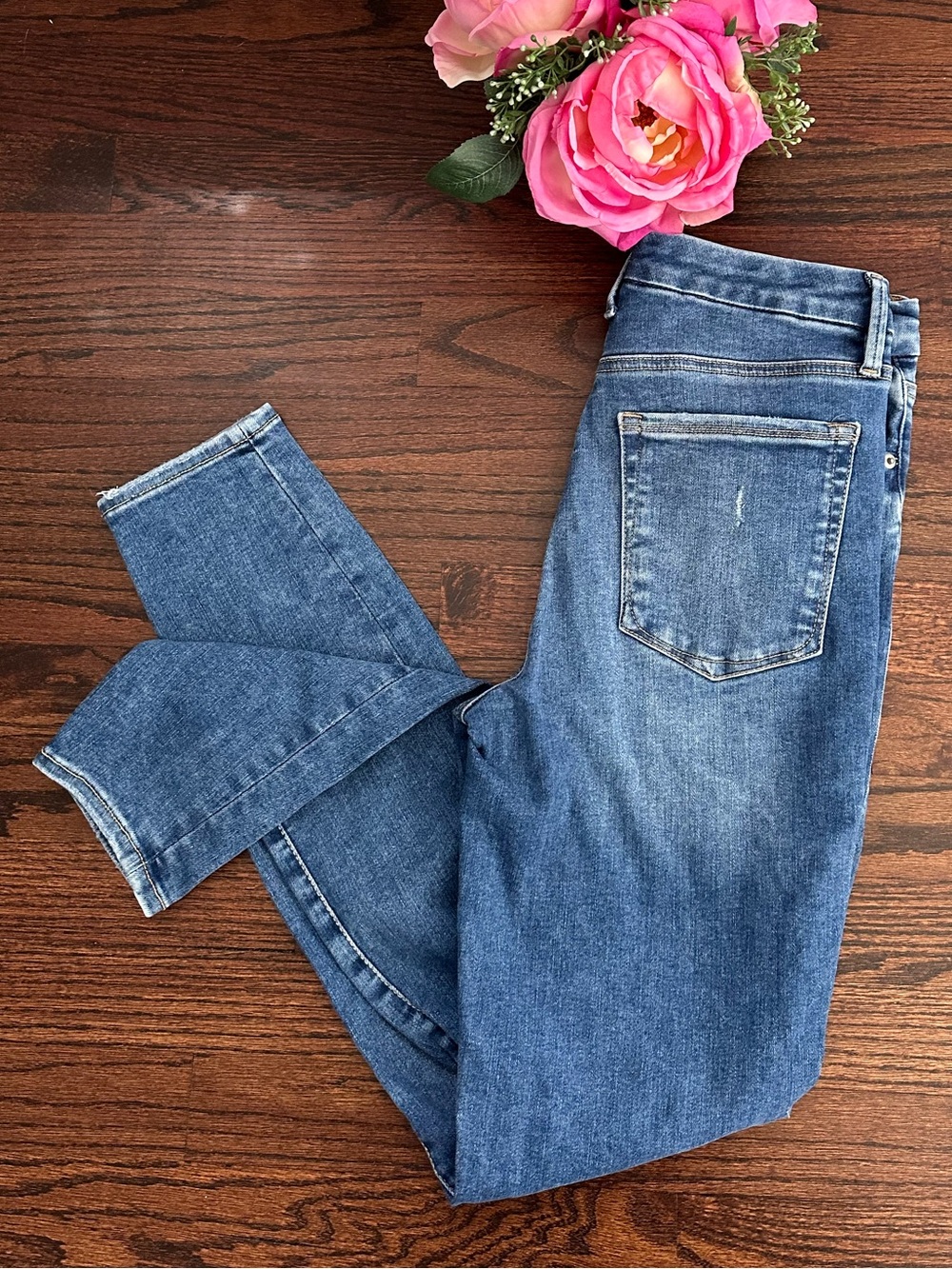 Good American Good Legs distressed skinny jeans, size 6-12R - Picture 2 of 6